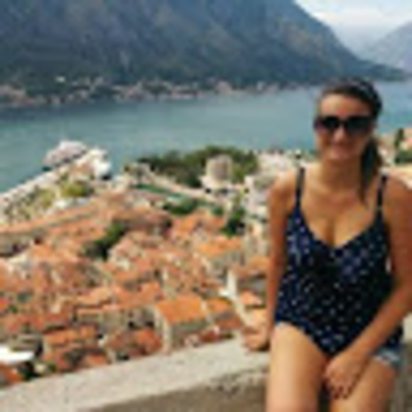 Meet your Posher, Cobi - Picture 1 of 1